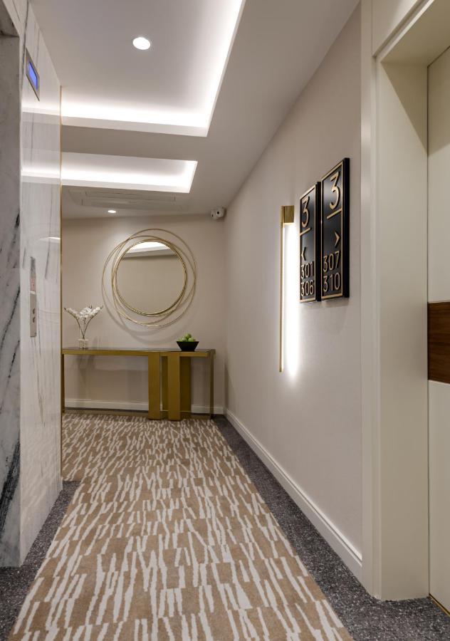Gleam Collection Hotel Estambul Exterior foto A hallway in a private home